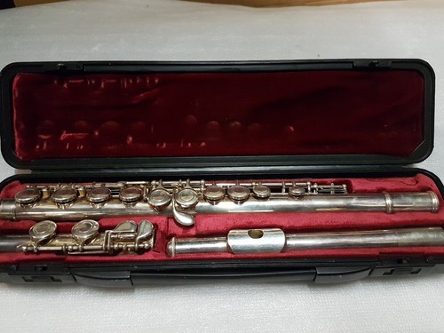 Yamaha 211 flute - ii,