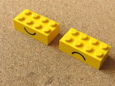 2 YELLOW LEGO  2x4 BRICKS