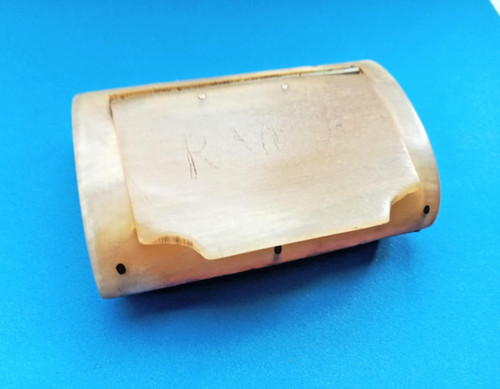 Bovine horn snuff box - horn,