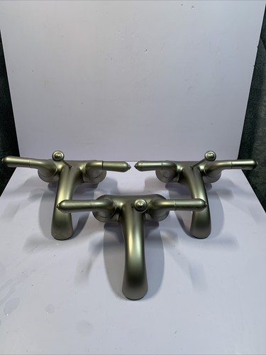 Bathroom faucet delta - -,