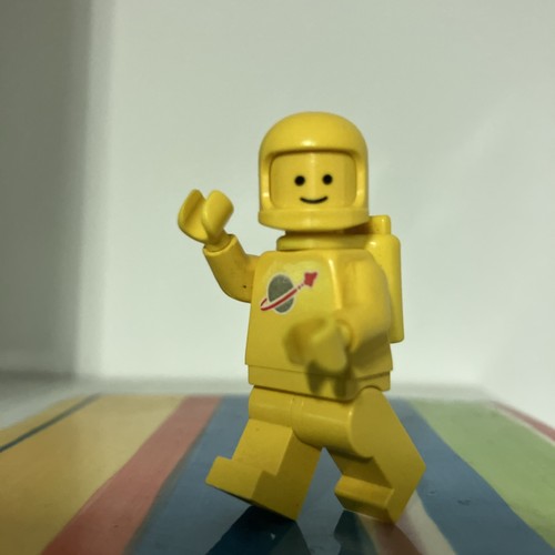 Lego classic yellow spaceman - yellow,