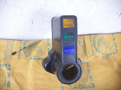 Bezel indicator lights/case