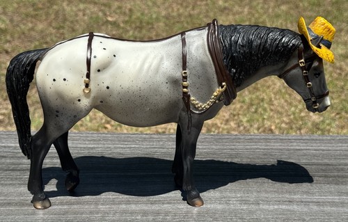 Breyer warehouse find - warehouse,