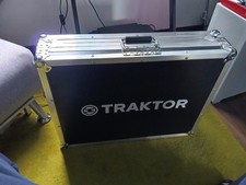 Native Instruments DJ