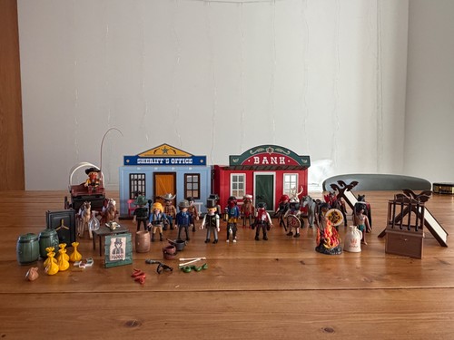 Full playmobil cowboys - full,