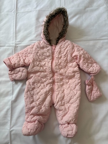 Early days months - early, pink