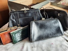 Small Collection Of Vintage Handbags And Purses Joblot