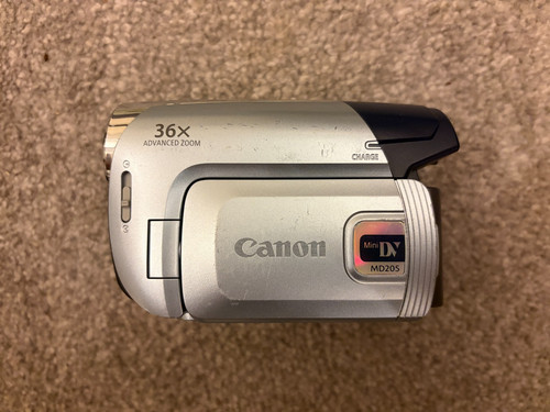 Canon md205 camcorder good - md205,