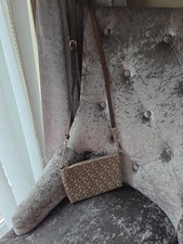 DKNY LOGO CROSSBODY BAG LADIES