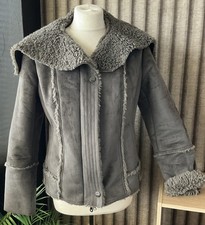 Per Una Women’s Short Sheepskin Style Jacket Grey Size 14 Excellent Cond B20