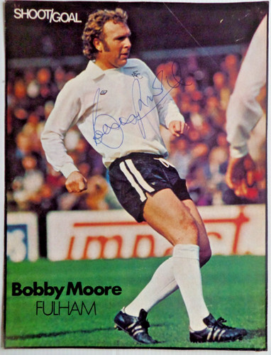 Bobby moore fulham - bobby,