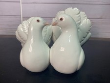 Lladro Couple of Kissing Doves
