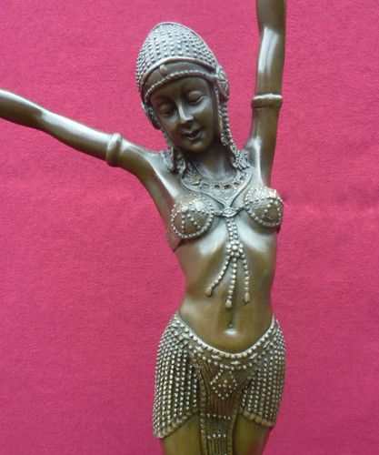 Bronze woman sculpture - bronze,