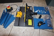 Router table by WORK (Read