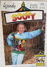 Childrens Sooty picnic motif jumper KNITTING PATTERN Sweep sue girls Wendy 4009
