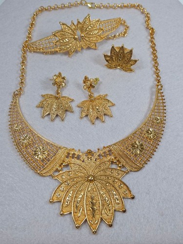 Luxurious gold plated indian - luxurious,