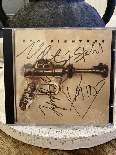 Foo fighters signed taylor - signed,