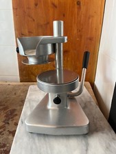 Omega 130 mm catering burger press