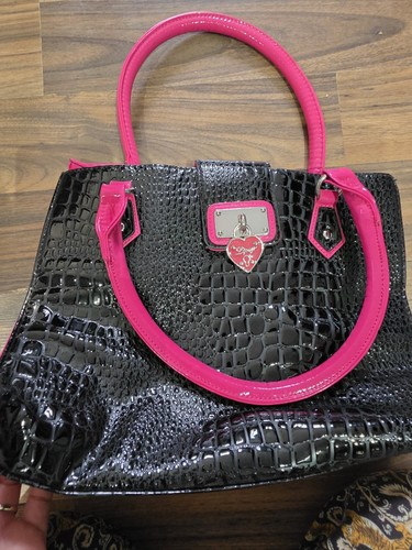 Lipsy london black and pink - london,