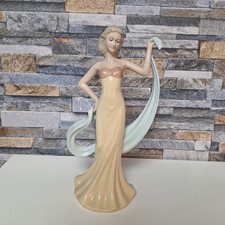 Beautiful Vintage 1990's 25cm