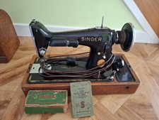 Singer Sewing Machine EA 387 554 electric with lid