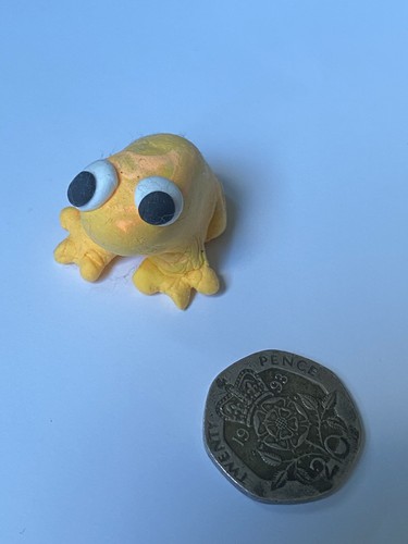 Desk pet orange frog - desk,