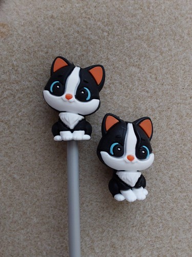 Black white kitten knitting - kitten,