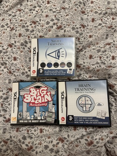 Nintendo game bundle cased - ds,