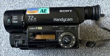 Sony Handycam CCD-TR425E With Spare Battery Remote Control Carry Bag Charger 