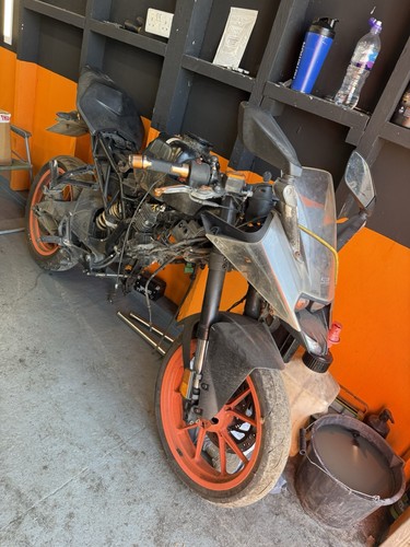 Ktm rc125 breaking whole bike - breaking,