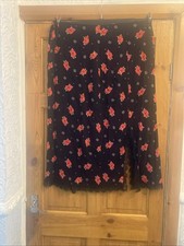 Lovley Ladies Skirt Size 22 Brand Peacocks