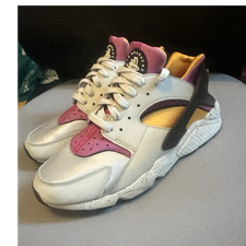 Nike Air Huarache - Size 10.5