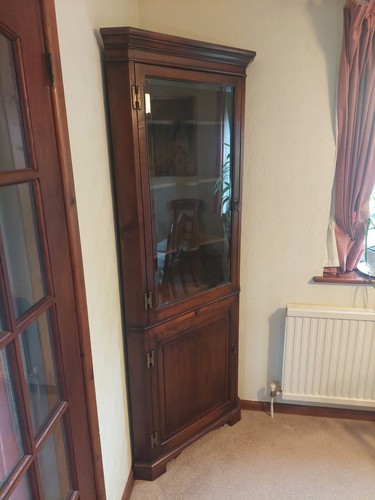 Mahogany corner cabinet - mahogany, with