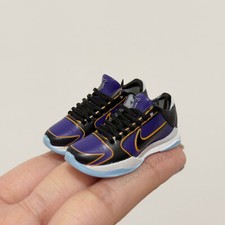 CUSTOM 1/6 Scale Sneakers