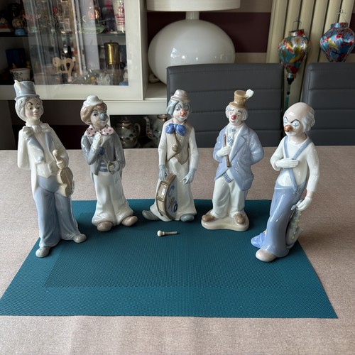 Group casades porcelain - of,