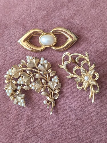 Job lot pearl themed - of, 3