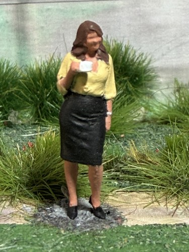 Gauge 24mm woman standing - 24mm,
