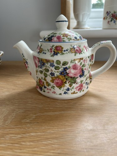 Vintage small sadler - , ‘sadler’