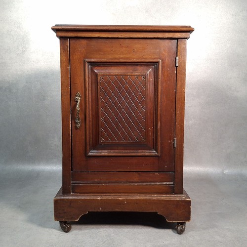 Gramophone record cabinet - cabinet, 10