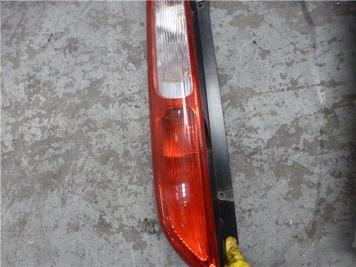 1420451 rear left - rear, light