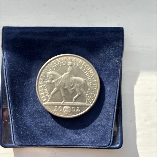 Pounds 2002 elizabeth ii - pounds,
