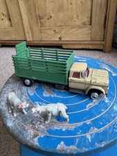 1967-69 Corgi 484 Dodge Kew Fargo Beast Carrier For Restoration +  2 Metal Cows