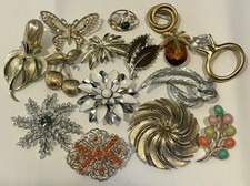 Sarah Coventry Brooch Lot Of
