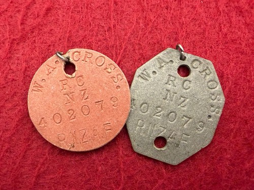 Pair ww2 original royal new - of,