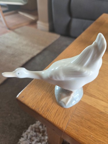 Lladro dao duck pocelain - lladro,