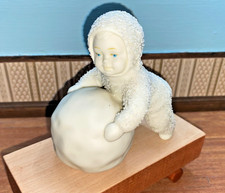 DEPARTMENT 56 SNOWBABIES MAKING A SNOWBALL SNOWBABY