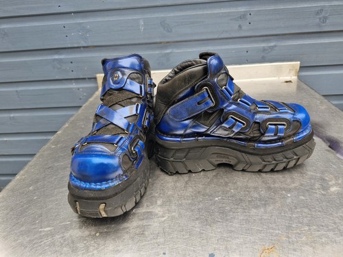 New rock 183 trailer - new, boots