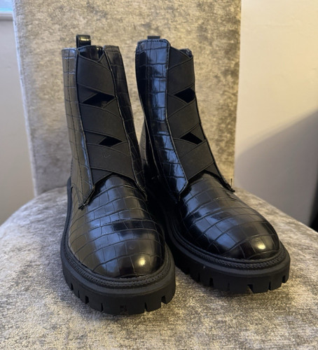 London rebel women - rebel, black