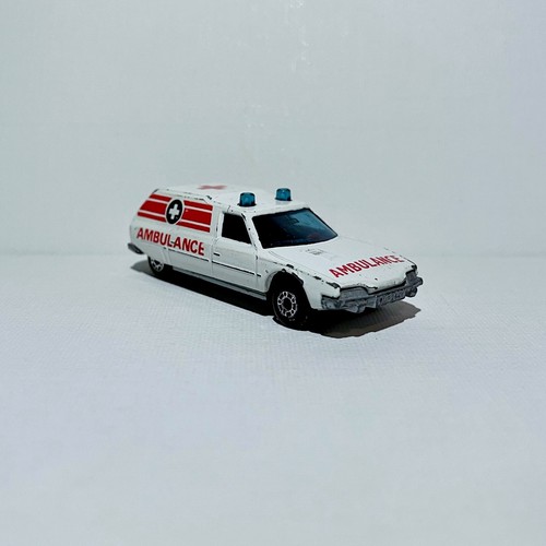 Matchbox superfast ambulance - matchbox,