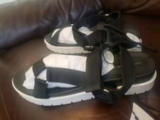 Black Hot On Your Heels